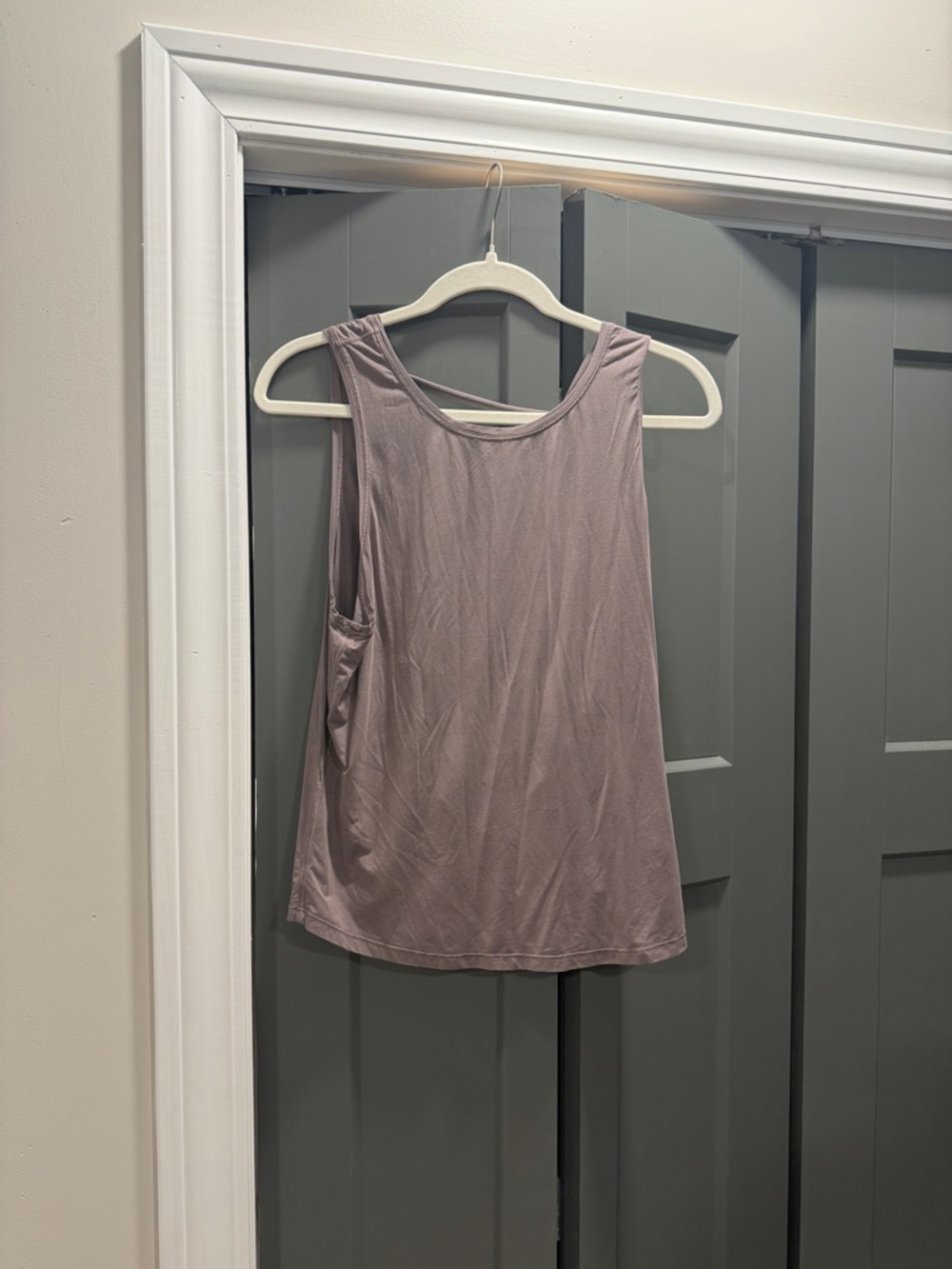 Sleeveless Scoop Neck open back Tank Top - Mauve